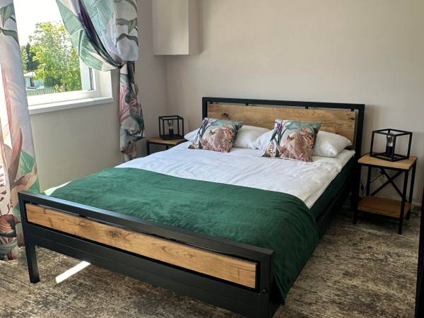 Domki Aurora klimatyzowane, z podgrzewanym basenem i zjeżdżalnią wodną