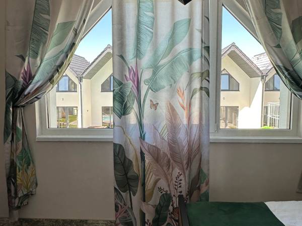 Domki Aurora klimatyzowane, z podgrzewanym basenem i zjeżdżalnią wodną