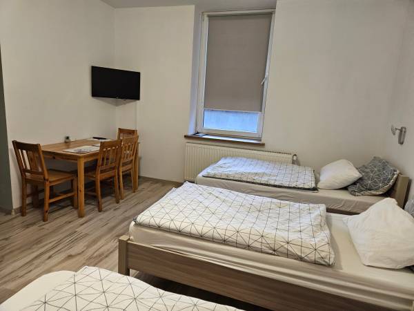 pokój czteroosobowy 102