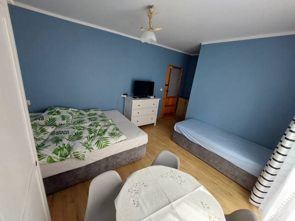 pokój 3os z balkonem nr8