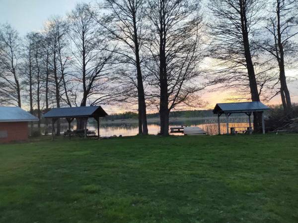 wiaty z miejscem na ognisko 