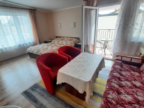 Nr 10 pok.3-osobowy z balkonem 