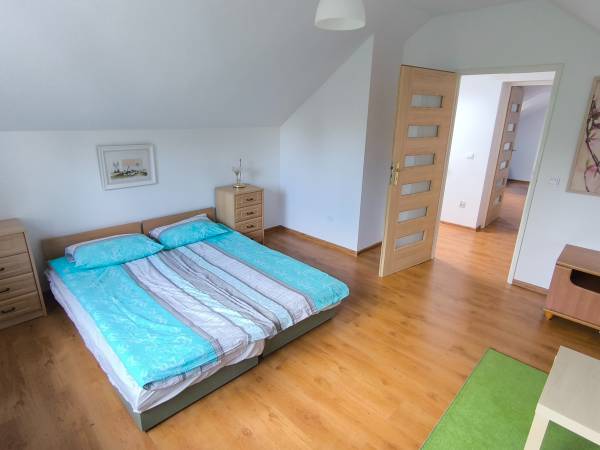 Domek, piętro - sypialnia 2