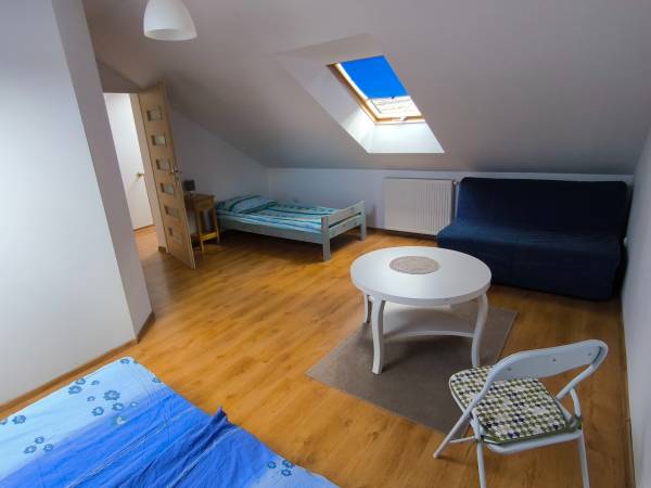 Domek, piętro - sypialnia 1