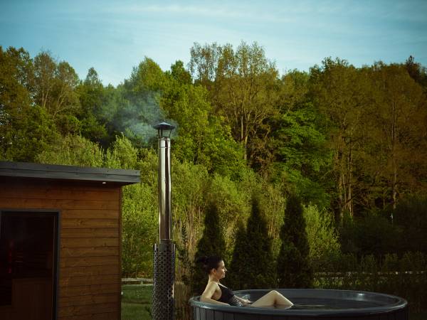 Rezerwat Wielin nad jeziorem (sauna, balia, jacuzzi, basen)