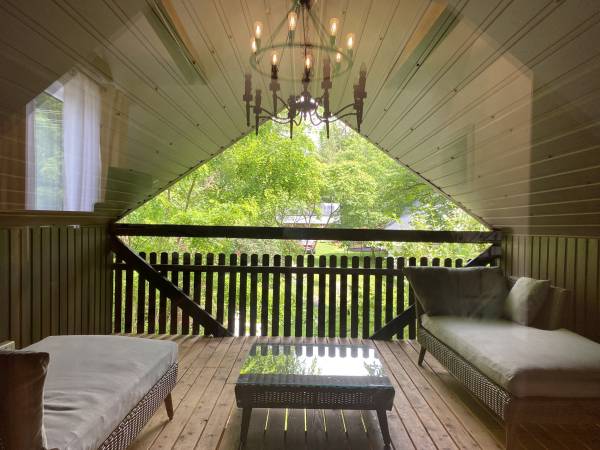 Dom ośmioosobowy (balkon)