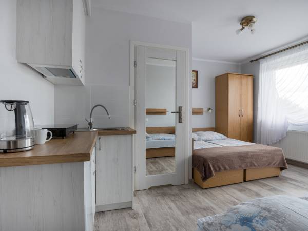 pokoj nr 8 z anek.kuchennym 3-os.