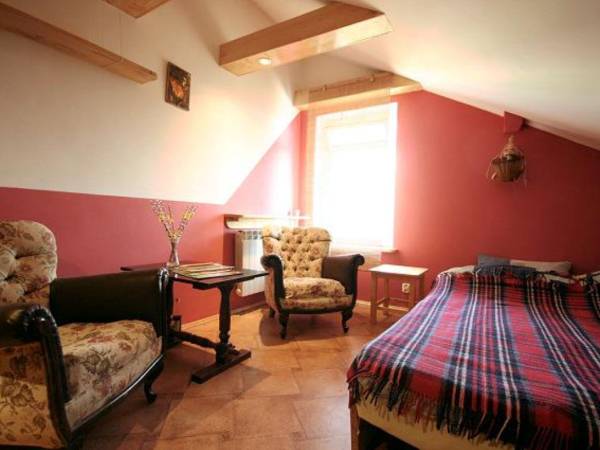 Pokój nr 6 , trzy osobowy z łazienką