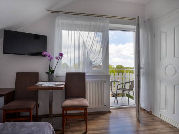 pokoj nr 1 na II pietrze 2-os.