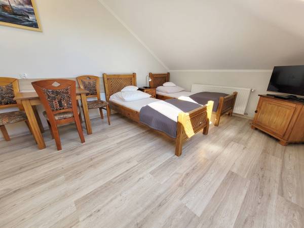 Pokój trzy osobowy nr 8