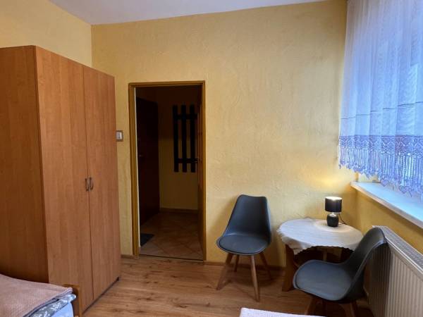 Pokój nr 11 / 2 os. (2 łóżka pojedyncze).