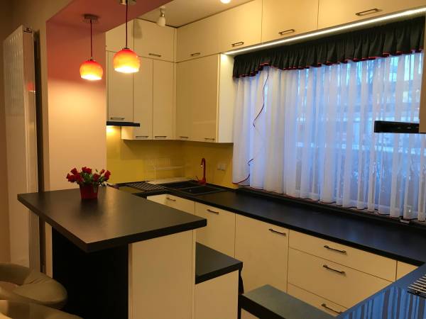 kuchnia na dole (pokoje Tenia, Magdalena, Mikołaj i Franciszek)