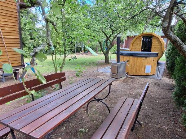 Moczydło z miejscem do siedzenia