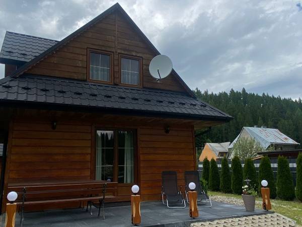 Całoroczny drewniany domek