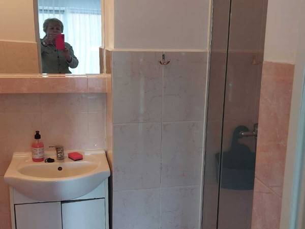 Łazienka w pokoju w pawilonie