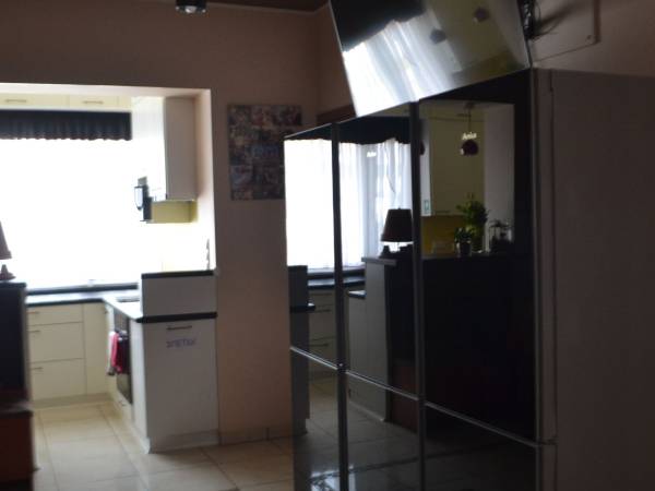 kuchnia i jadalnia na dole (pokoje Tenia, Magdalena, Mikołaj i Franciszek)