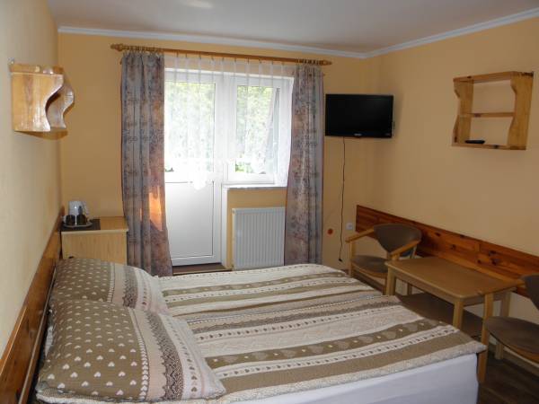 pokój nr 8 2 osobowy na 2 piętrze z balkonem