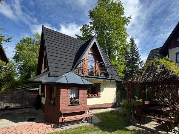 domek i altanka z grillem