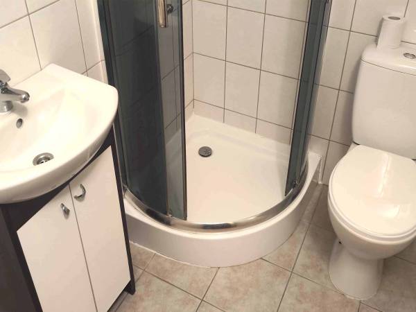 pokoje goscinne również jako kwatery pracownicze