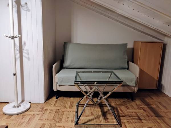 Pokój nr 10 II p. poddasze.