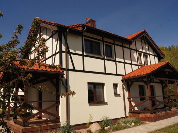 Przystań Dębina na zewnątrz.