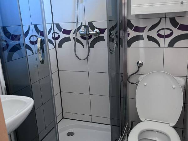 Apartament 5 (łazienka)