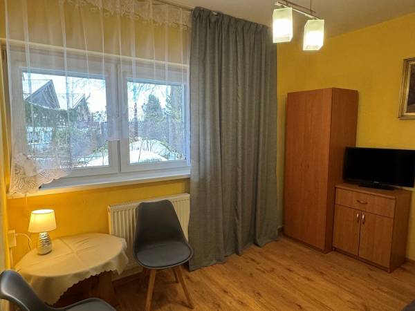 Pokój nr 21 / 1-2 os. Sofa 2 osobowa.