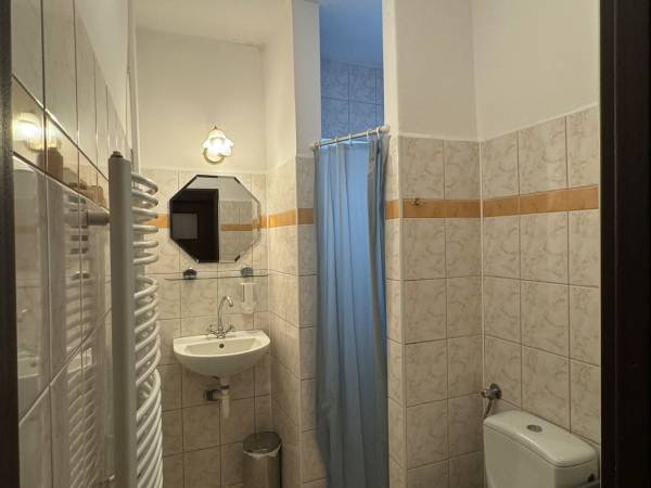 Pokój nr 12 / 3 os. Łazienka, toaleta, prysznic