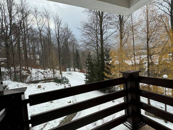 Pokój nr 14 / 3 os. z balkonem, krzesła stolik