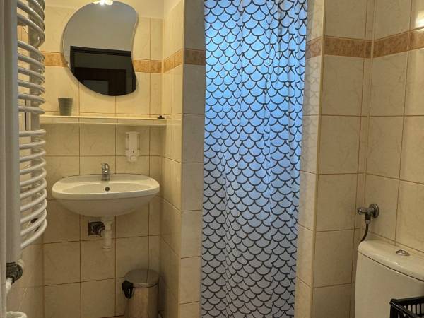 Pokój nr 14 / 3 os. z balkonem, łazienka, toaleta, prysznic