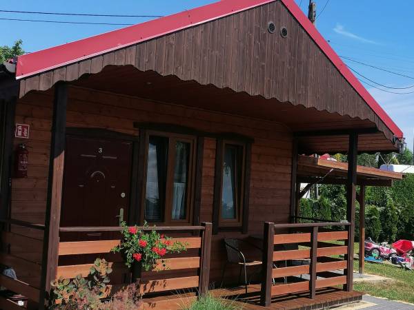 Domek nr 3 przy piaskownicy