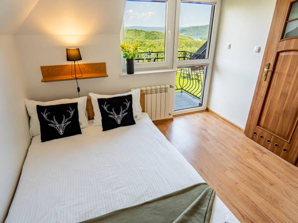 pokój 2-osobowy z łazienką i widokiem na Jezioro Solińskie 