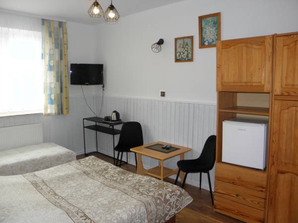 pokoj nr 3 ( na parterze bez balkonu)