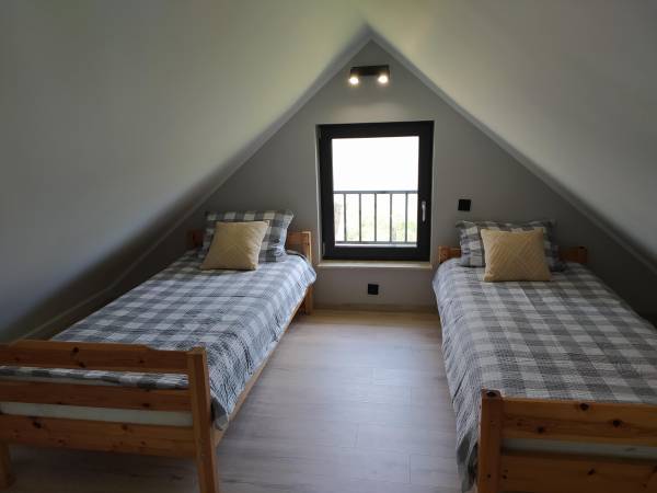 sypialnia na antresoli domek 4 i 5