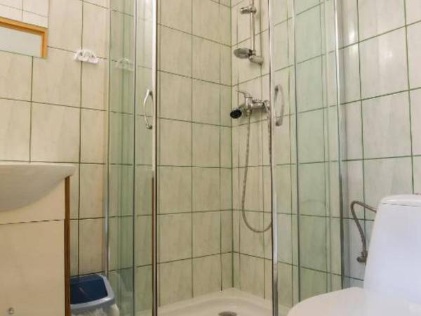 Domki pod Wiązem i Noclegi Pod Lasem