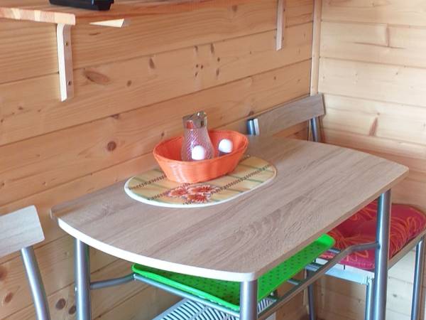 Miejsce do posiłku w domku dla 2 osób