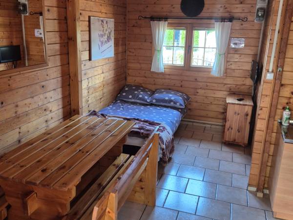 pokój na dole w domku