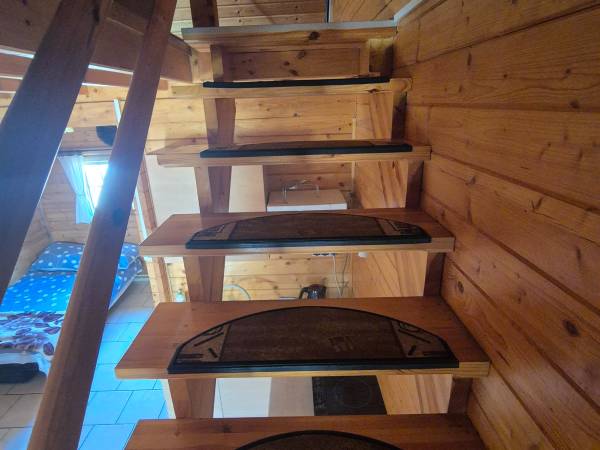 schody do sypialni na górę