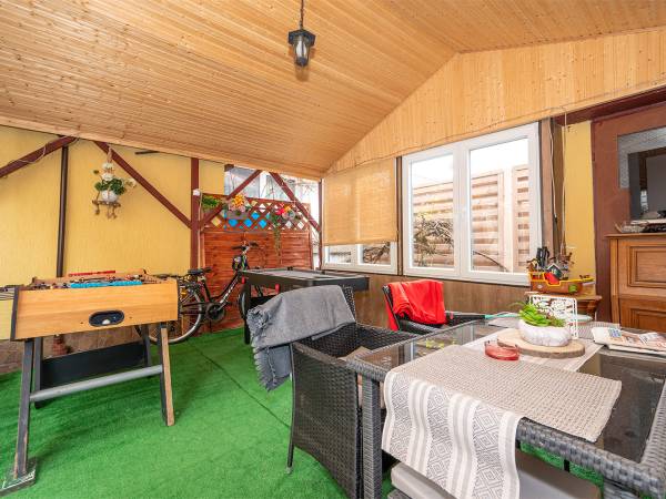 Wiata zewnętrzna Marynarska 36