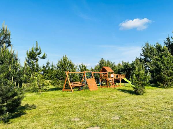 Drewniany plac zabaw