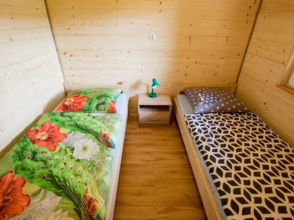 Domki pod Wiązem i Noclegi Pod Lasem