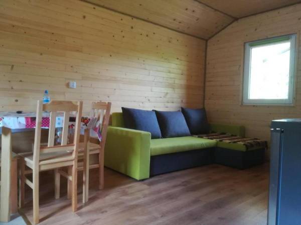Domki pod Wiązem i Noclegi Pod Lasem