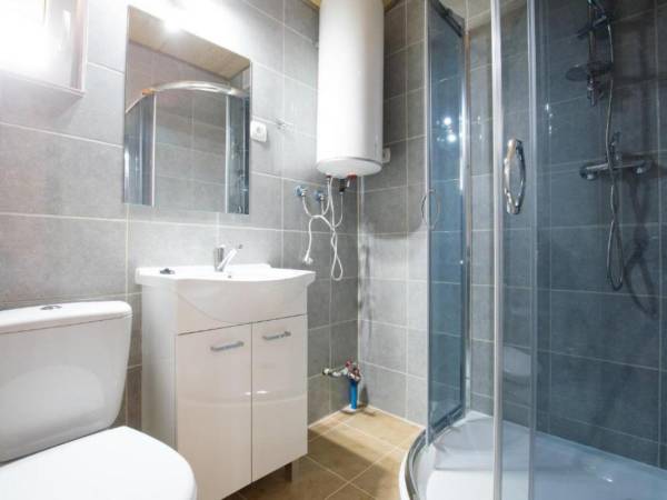 Domki pod Wiązem i Noclegi Pod Lasem