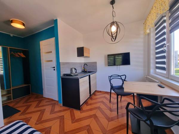 Pokój 2os. z łazienką I aneksem kuchennym 