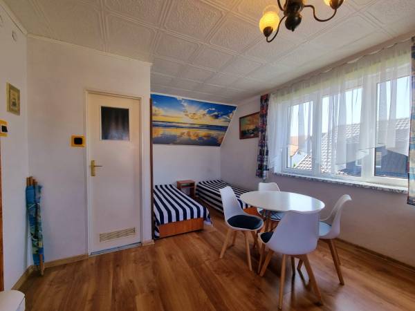 Pokoj dla 3-4 osób z łazienką i własnym tarasem 