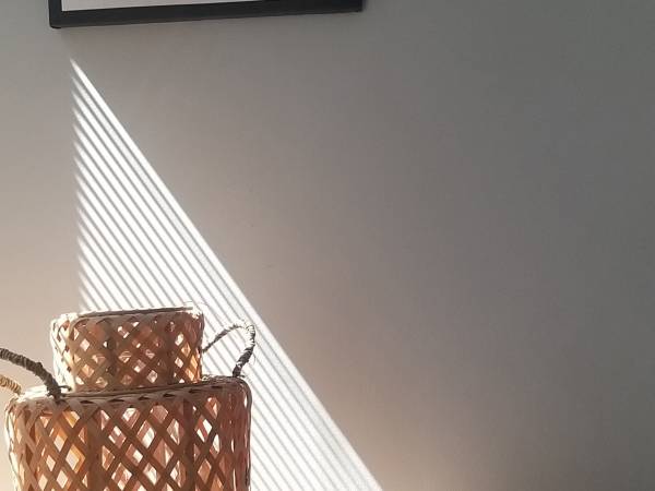 Wykusz okienny w salonie