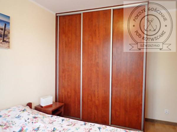 Apartament nr 1 typu studio, 2 pokojowy, z mini aneksem kuchennym, z łazienką i zadaszonym balkonem