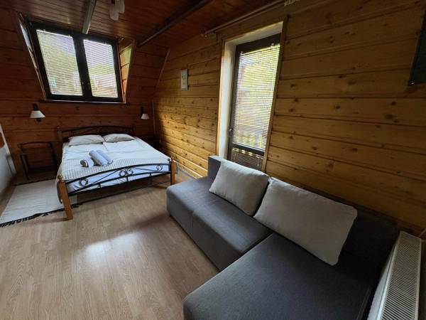 Domek nad górskim potokiem (u Doroty)