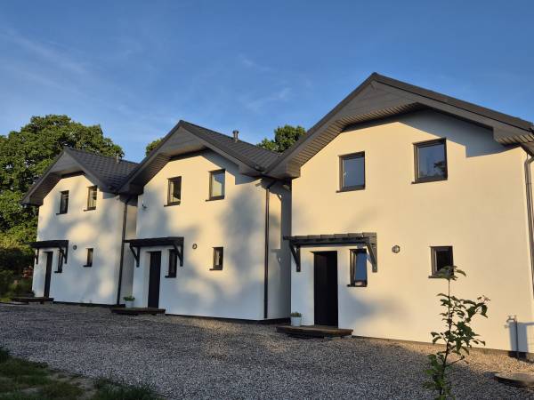 Domki wakacyjne całoroczne w Dębinie