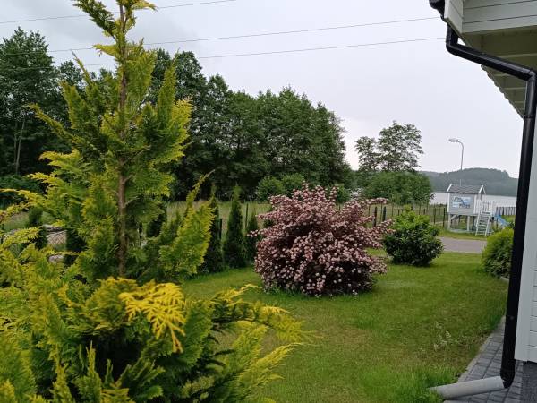 Szary Domek Nad Jeziorem